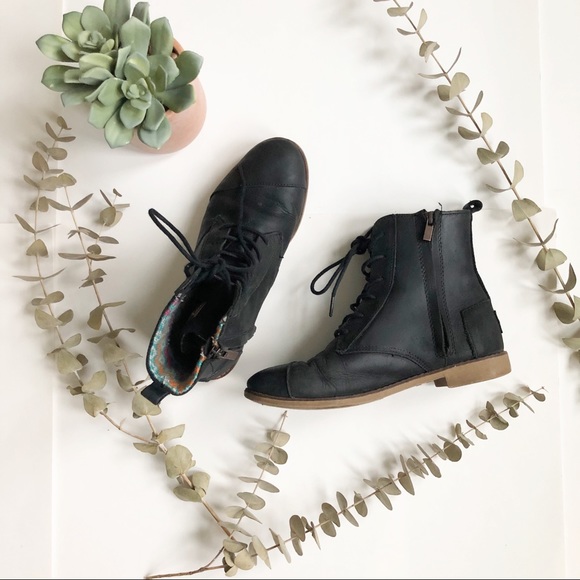 Toms Shoes - Toms Black Leather Alpha Combat Boots✨